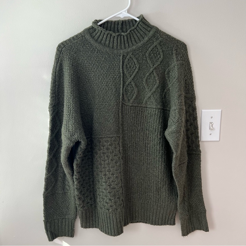 American Eagle Outfitters Dark Green Oversized Turtleneck Sweater, Size Small